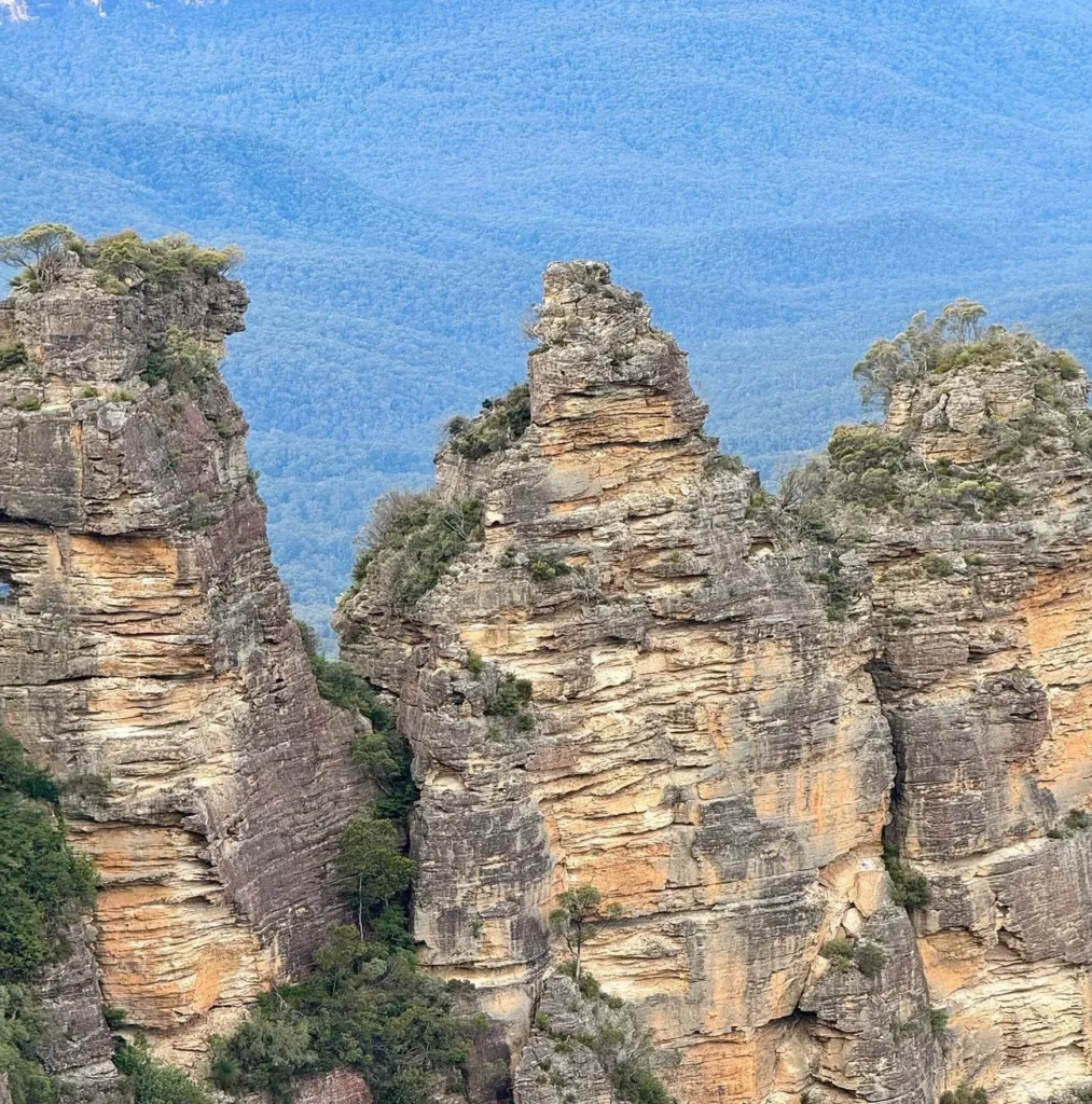 IS2 Medical | Explore the Blue Mountains: Luxury Tours, Scenic Views, and Unforgettable Adventures the Three Sisters